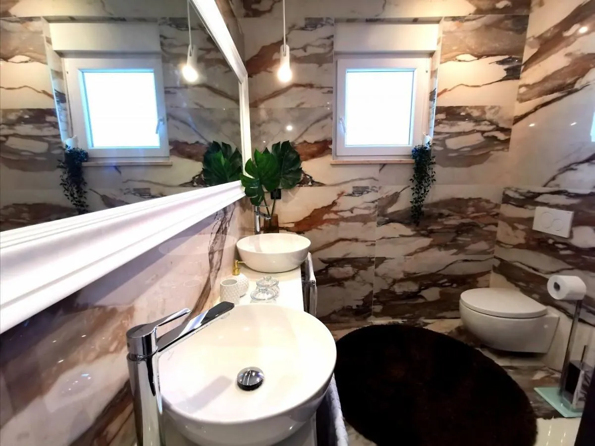 Villa Santo Babici 0*,